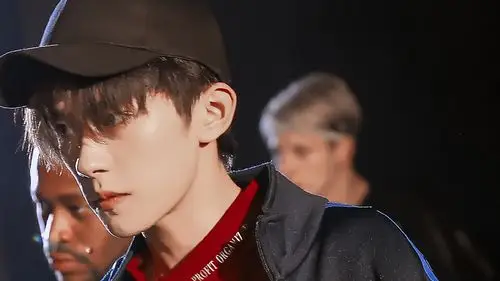 73易烊千玺橙光素材74