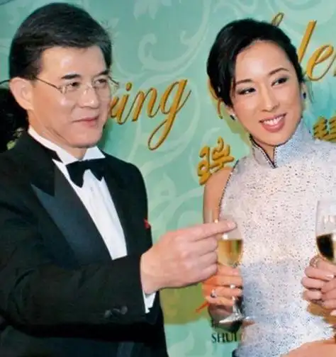 香港富商罗康瑞为何六十岁时抛妻弃子执意要娶富太太