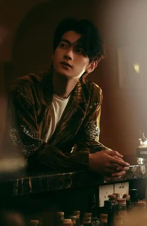 p data-id="gncnc2a2mg">陈鹤一,2000年10月12日出生于河北省石家庄