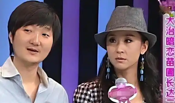 有人透露,王大治身穿黄色短袖,去年王大治就穿上