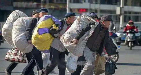 农民工一天三五百到头来还是一贫如洗,背后的原因让人心酸不已_生活