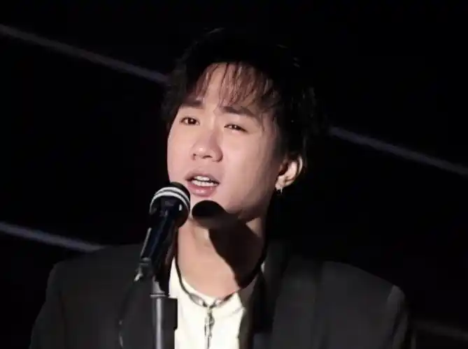 可是世上再无黄家驹了哭惹r