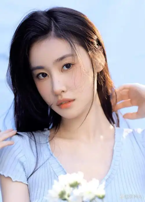 50岁女人自述出轨21岁"嫩草"经历:三年花了36万,还打了2次胎 我坐在