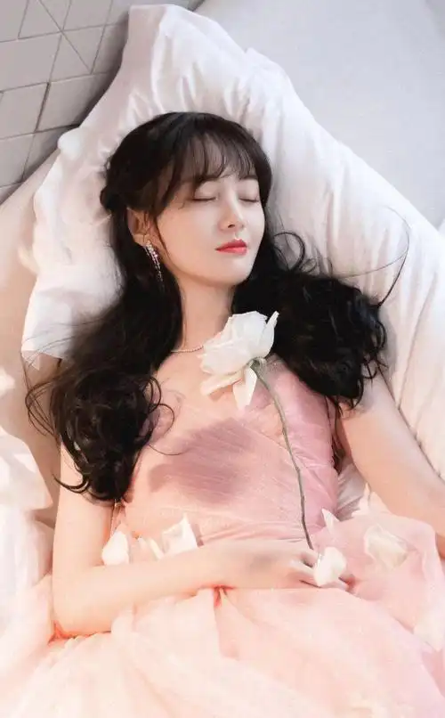 郑爽决定独居郑爽晒出自己豪宅照决定独居还要自己动手装修期待你的