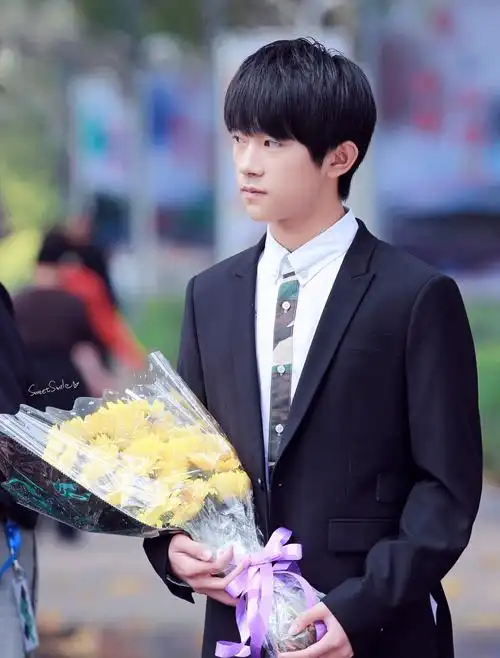 tfboys易烊千玺 160314 超少年密码 高清 cr.logo