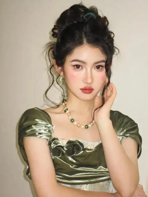 这张脸让我想到80年代复古新娘