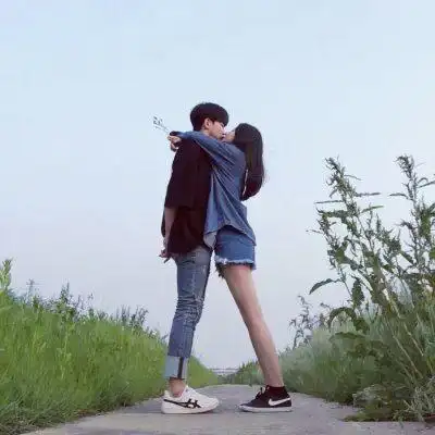 高清一对两张恩爱情头图片 唯美浪漫真人情侣微信头像大全_情侣头像