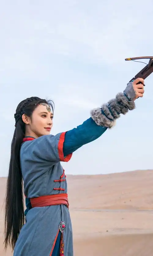 东宫小枫的服饰