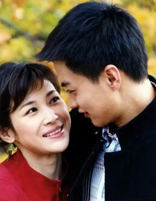 回顾童蕾:曾和周一围相恋,转身嫁给亿万富豪,风光7年负债1.4亿