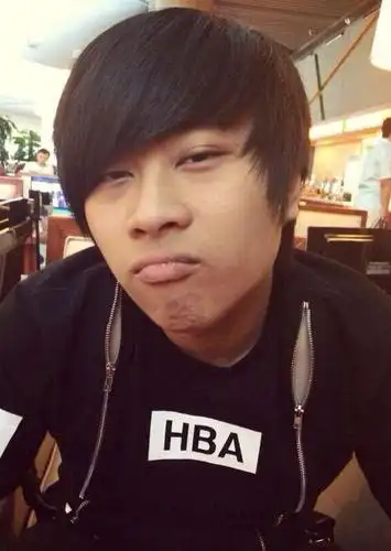 55开换发型变帅b这下真变成吴彦祖了