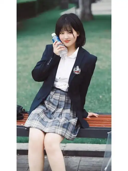 日系胶片写真初恋感jk制服少女西安约拍