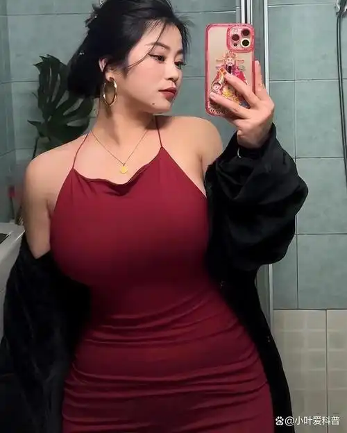 上海多肉女孩丰乳肥臀看看这130斤极品身材真绝了