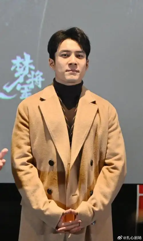 韩东君爸爸是特警