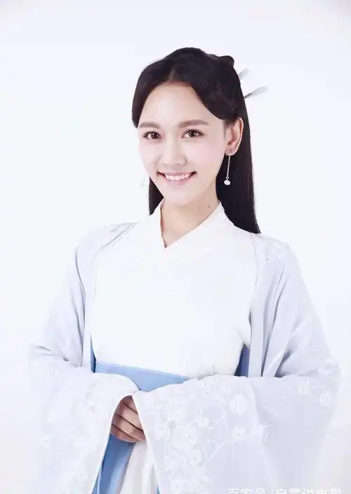 《新白蛇传》首播,孙骁骁饰演白素贞,也算是很有气质啊_网易订阅