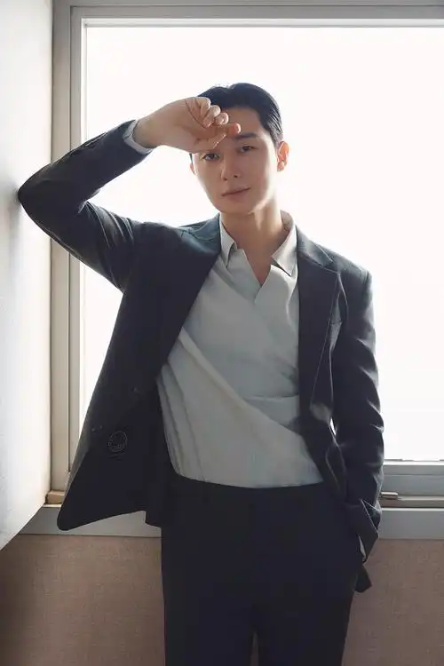 韩国艺人朴叙俊最新代言宣传照曝光笑容暖心