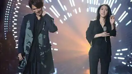 这才是专业歌手! 杨宗纬和张碧晨深情演绎《凉凉》, 不给网红留活路
