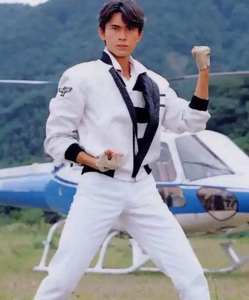 假面骑士black杂志图:南光太郎消瘦不少,令粉丝有些心疼!