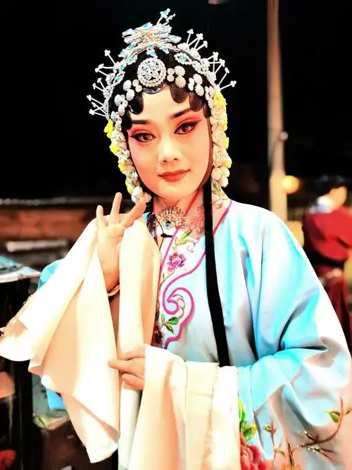 安阳又是一代兴——市豫剧团"青春版"演出侧记