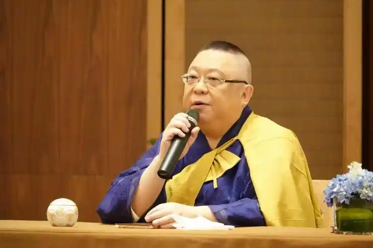 香港算命大师李居明八字算命来源:李居明作者:李居明日期:01-29李居明