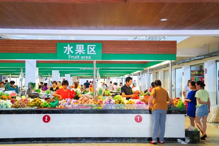 在龙文区的一处改造后的农贸市场里,卫生条件良好.