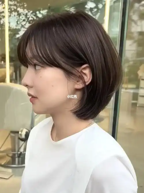 适合菱形脸下巴尖女生气质短发