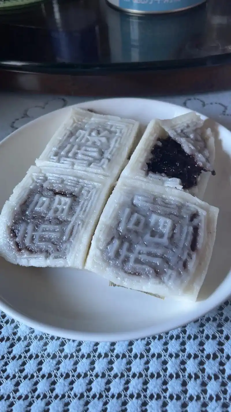 昨天老家带来的大糕,也就是普通话叫印糕.老家靠近嵊州三界那边