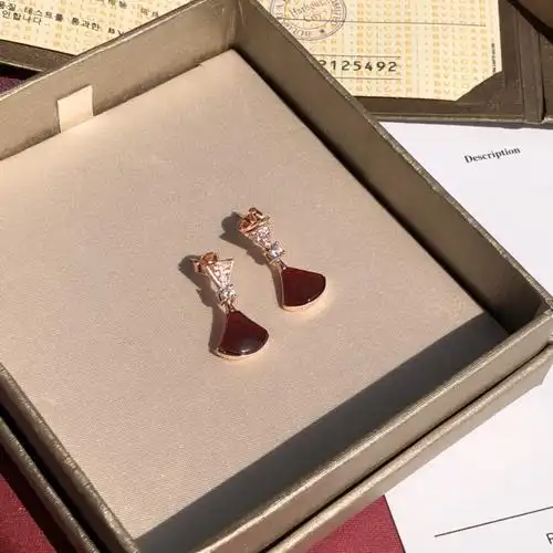 bvlgari/宝格丽 divas dream系列玫瑰金小裙子耳钉耳环!