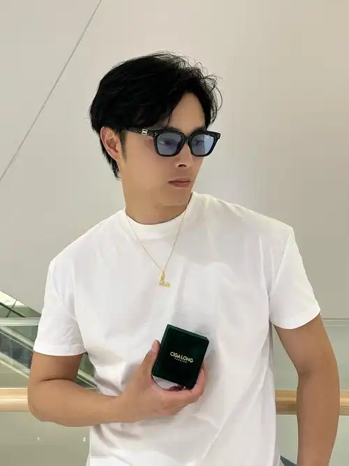 王一博肖战同款项链,穿搭必备,解锁不一样的穿搭腔调