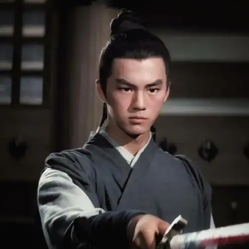 一代巨星狄龙最红时成龙叫他爸爸过气时尝尽人间冷暖