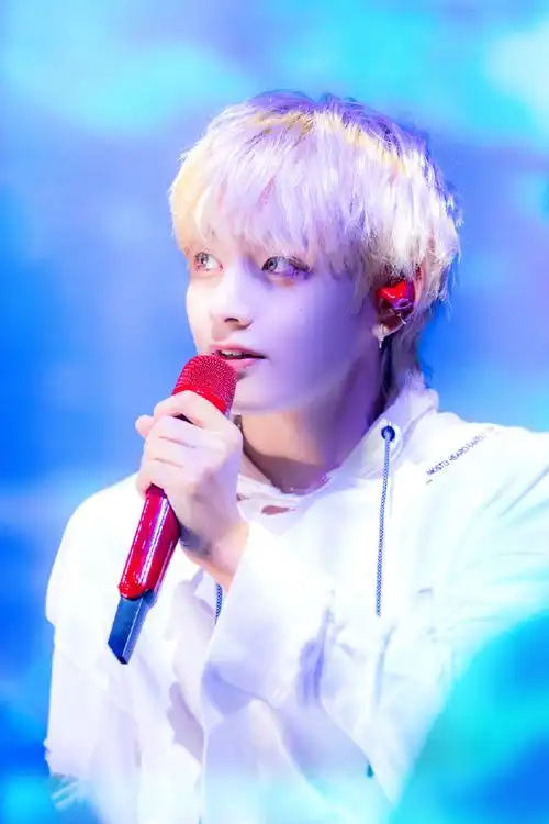 金泰亨蓝发##金泰亨头像