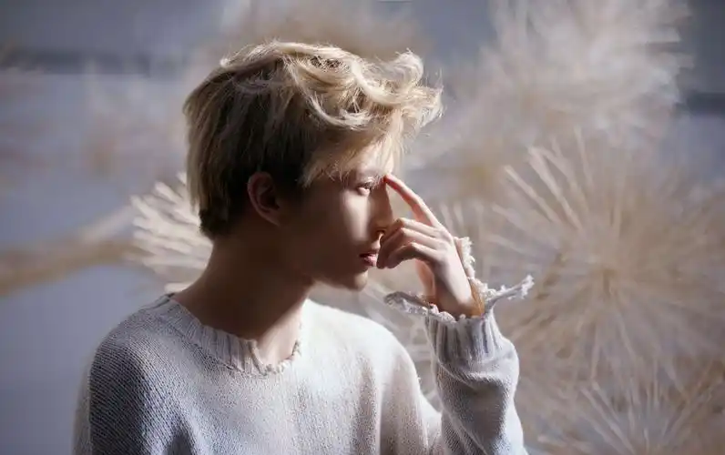 薛之谦,愿你被这世界温柔以待.