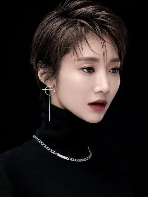 精美图集短发女神高俊熙