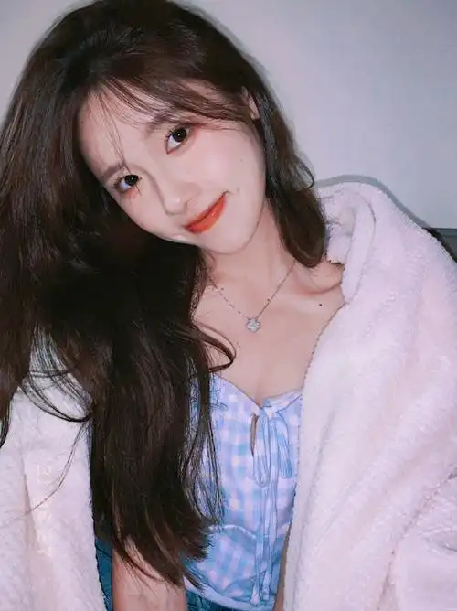 抖音梨涡允允性感私房写真图片美女主播梨涡允允图片