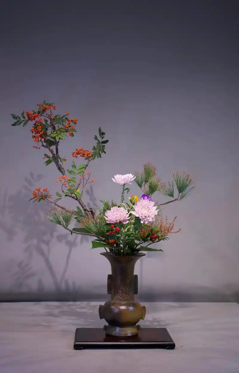 中华花艺 中式插花|分享同学们的课堂作品.秋色#瓶花 #中华 - 抖音