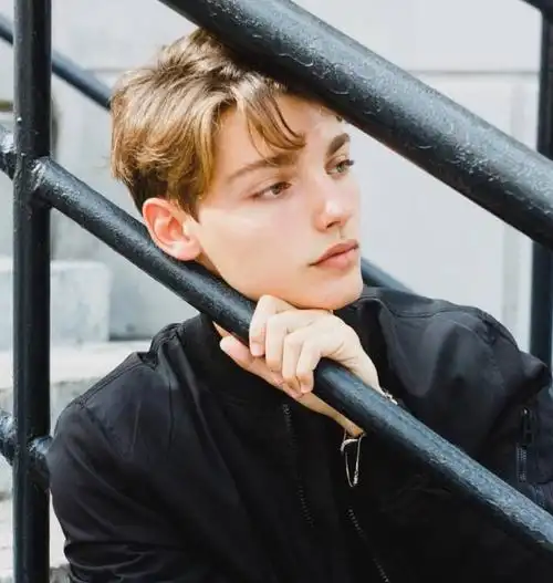 俄罗斯男孩Простгеоргий 漫画里走出来的美少年