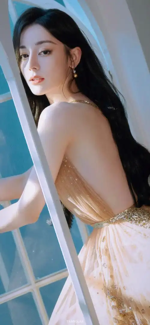 迪丽热巴缝了裙子##闵塔鲨晒迪丽热巴造型