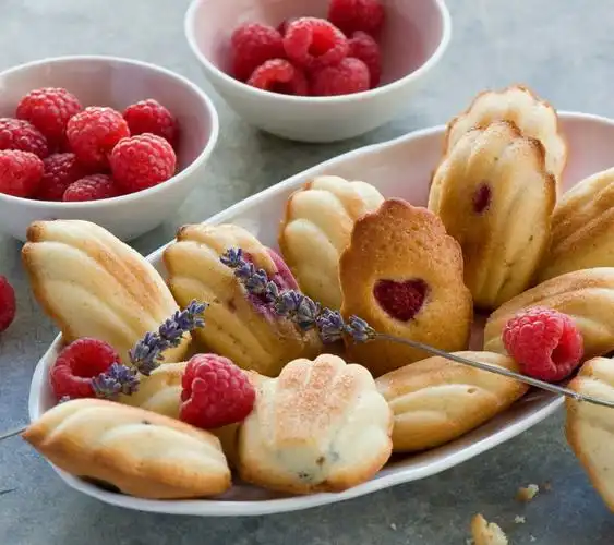 我走南闯北遇到过很多名胜古迹,吃过天下美食!