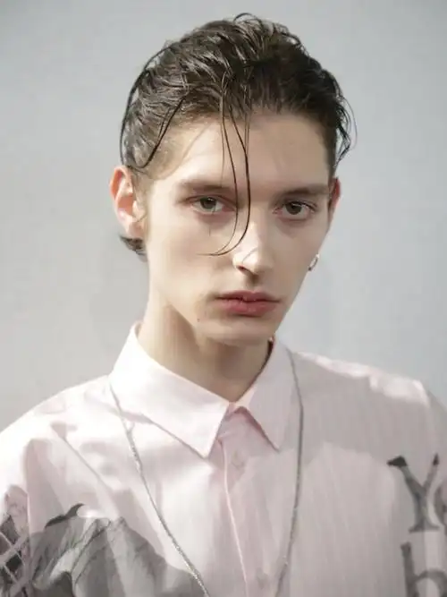 俄罗斯 男模artur varkovastov_高清图集_新浪网