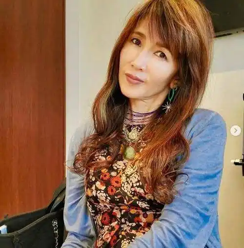 "天王嫂"工藤静香年近半百不修图,坦言变老理所当然,自然最美_女儿