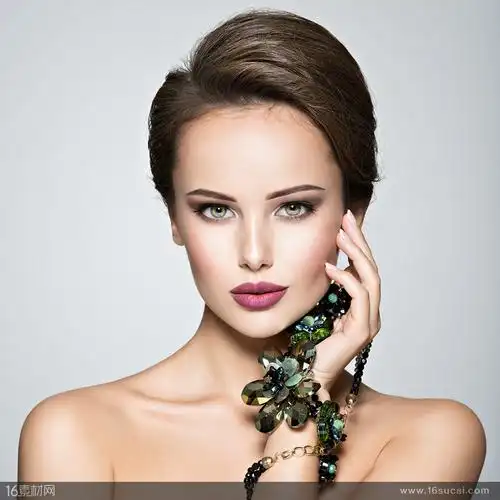 首页 高清图片 高清人物图片 关键词:人物写真特写外国美女模特饰物