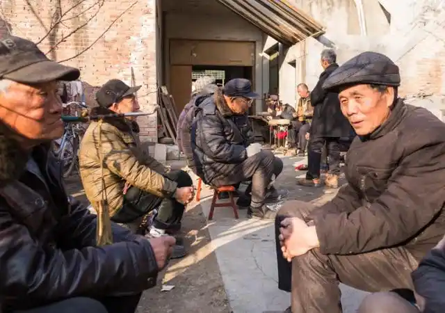 在农村基本上每个60年代以后出生