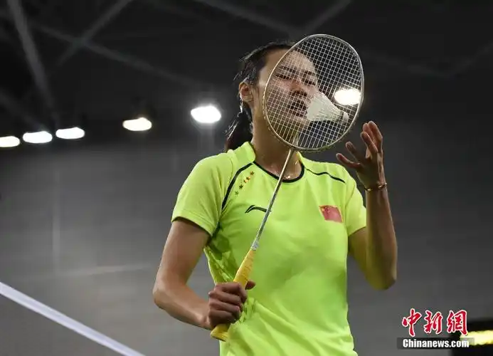 王仪涵,李雪芮为中国拿下亚运羽毛球女单冠亚军