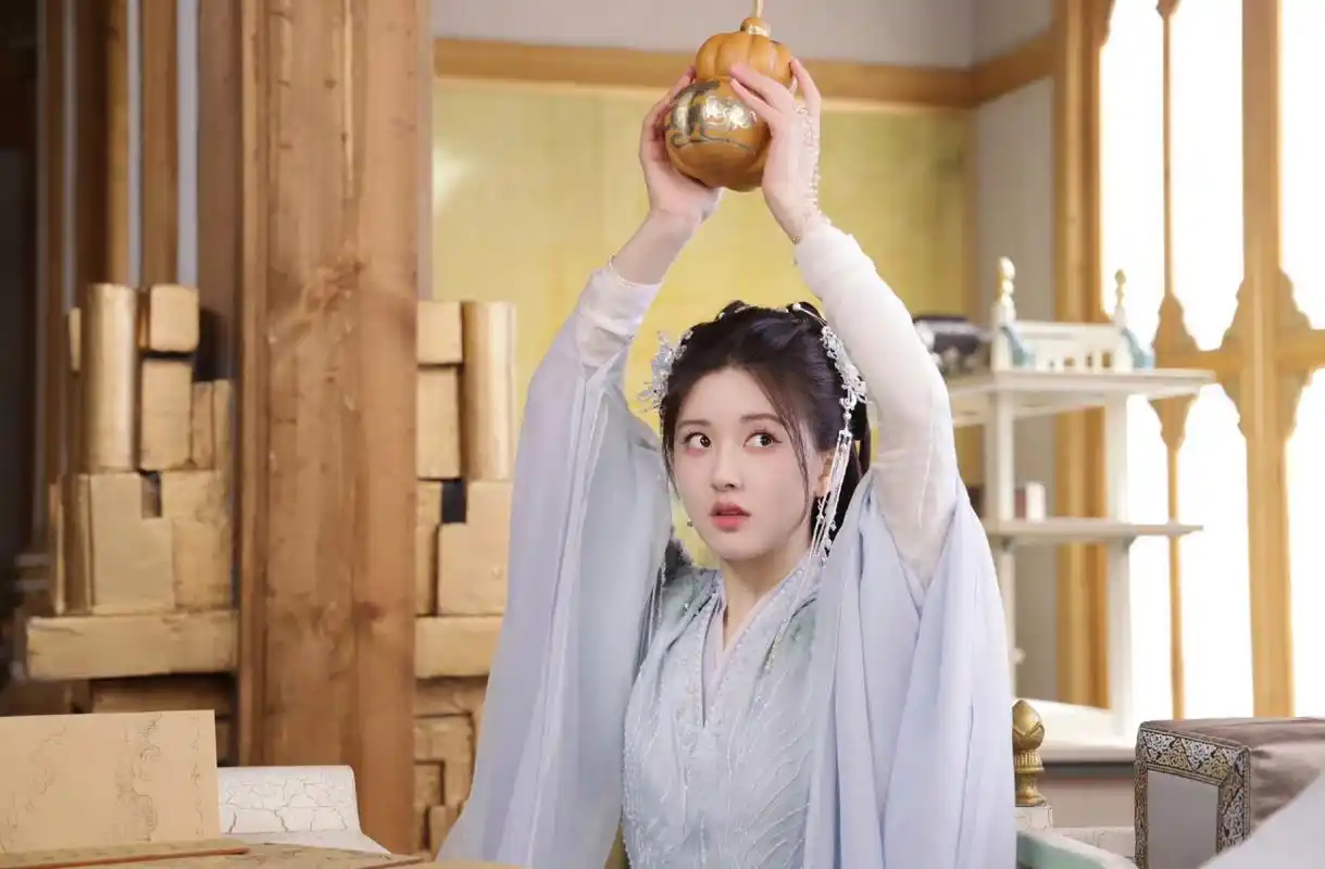 赵露思绝美古装,简直是画中走出的美人!