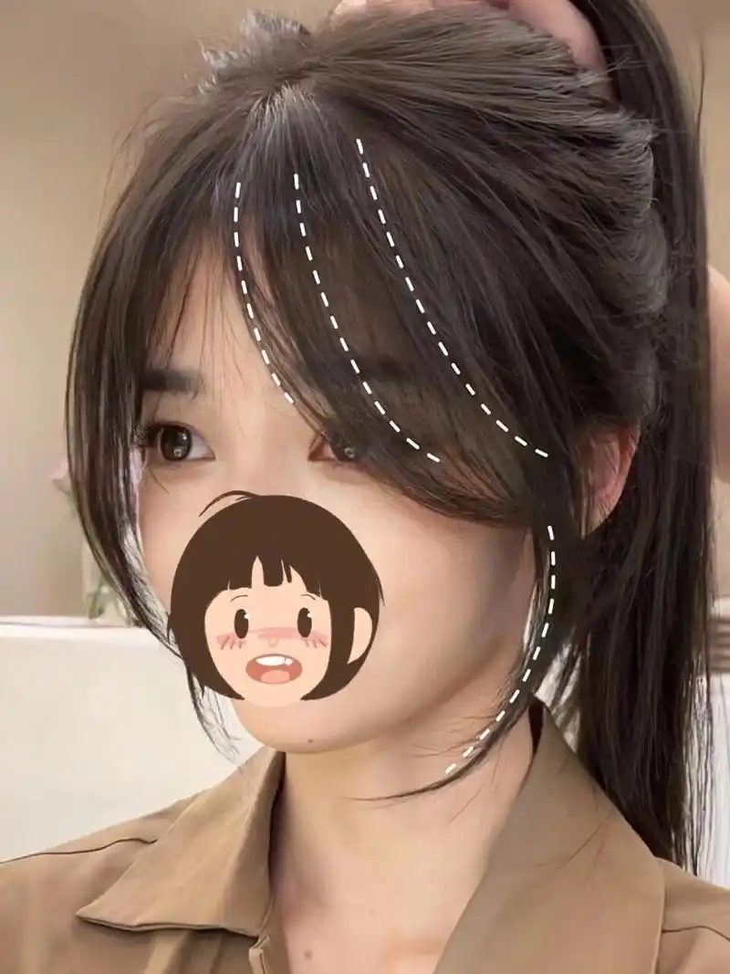 脑门大的女生剪这款修饰刘海不仅可以遮盖发际线也可以修饰脸型.