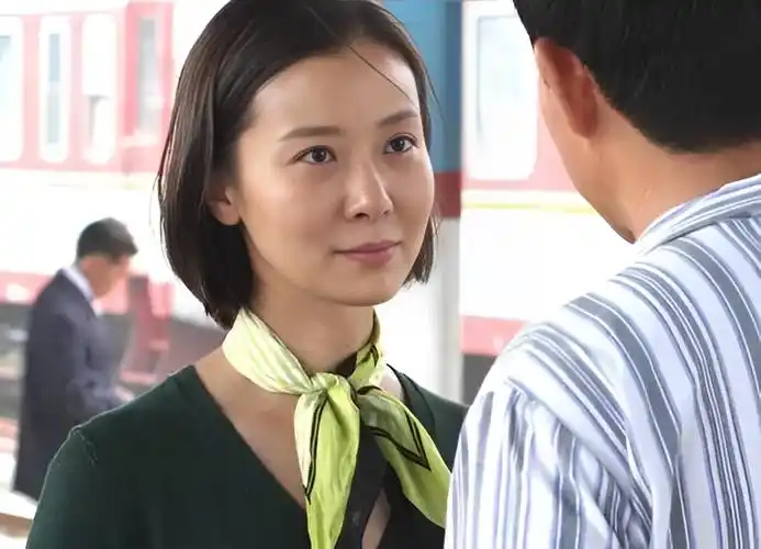 演员柯蓝:被李亚鹏抛弃,50岁不婚不育,我有固定伴侣