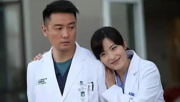 追赶萧程遭拒,背对草地的朱爱玲更是无耻至极_朱爱萍_何晶_赵欣