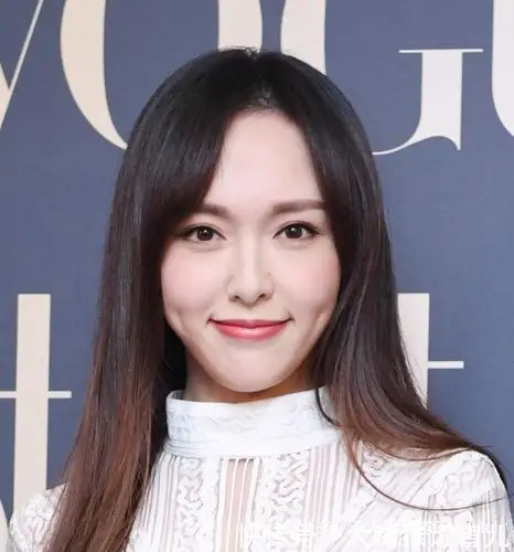 有酒窝的女星唐艺昕可爱唐嫣迷人林心如精致而她最美