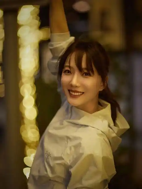 王珞丹和赵小棠妈妈相差十岁,网友戏称"继母"关系引热议