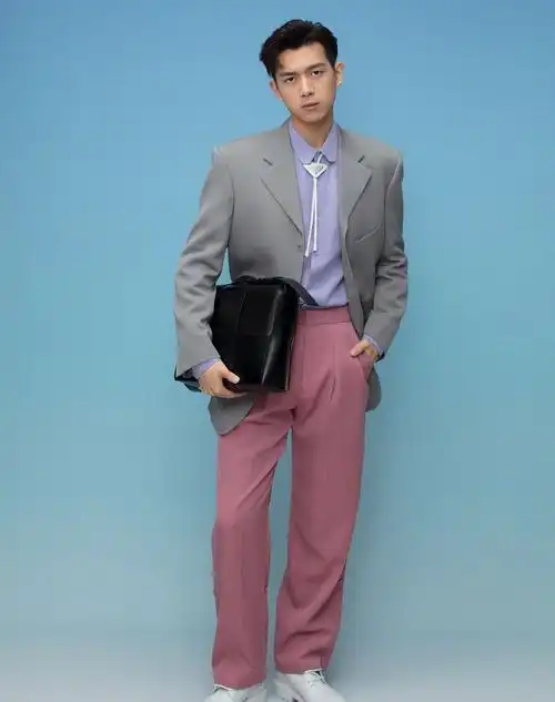 能迷得住王栎鑫老婆的男人,李现雅痞帅气写真照!