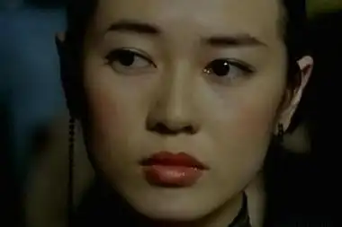 她曾把黄渤吻到害羞,与导演同居12年被抛弃,今47岁身价高达40亿